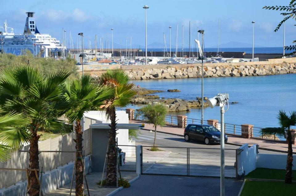 Boutique Lungomare Aparthotel Porto Torres Exterior foto